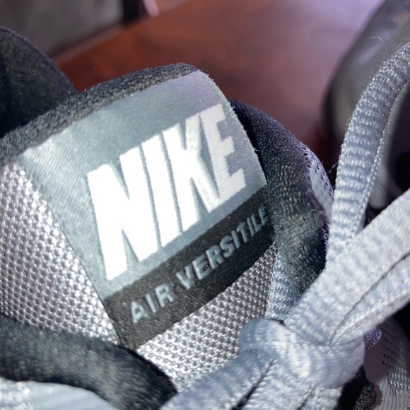 Nike Men’ Basketball Shoe - Picture 5 of 7